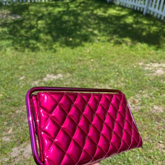 CHANEL RARE CLUTCH - Picture 3 of 15